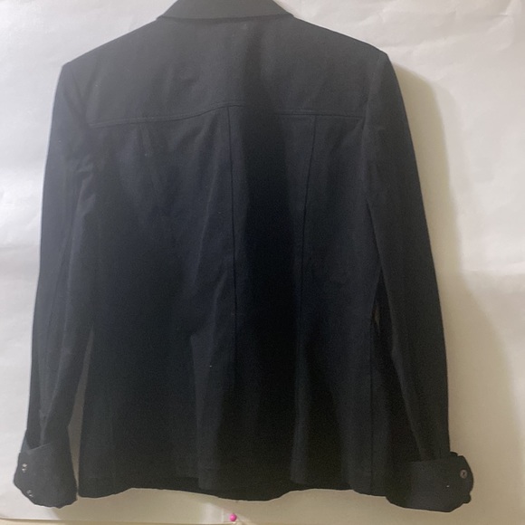 Ellie tahari, light dress jacket. In great condition. - Picture 3 of 3